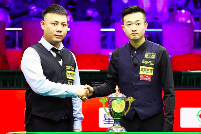 赛中多次登 赛中多次登